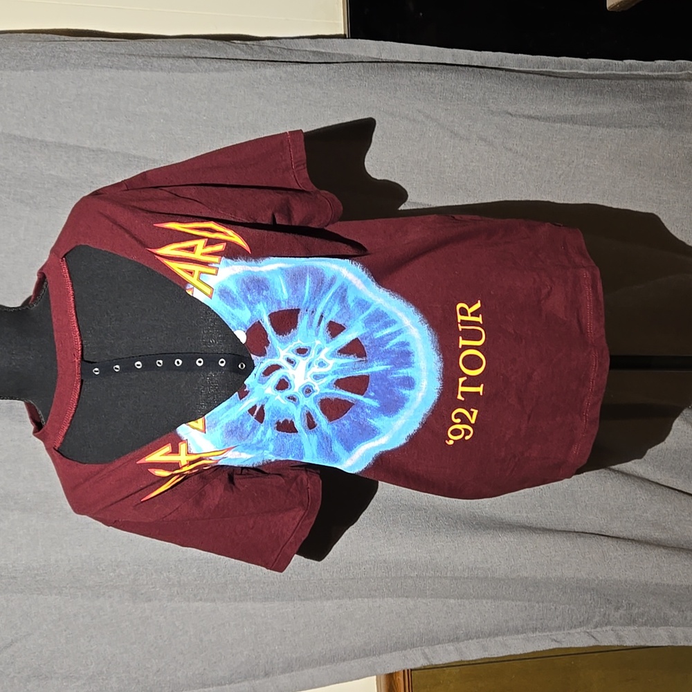 Def Leppard Womens Cut out Graphic Band Tshirt